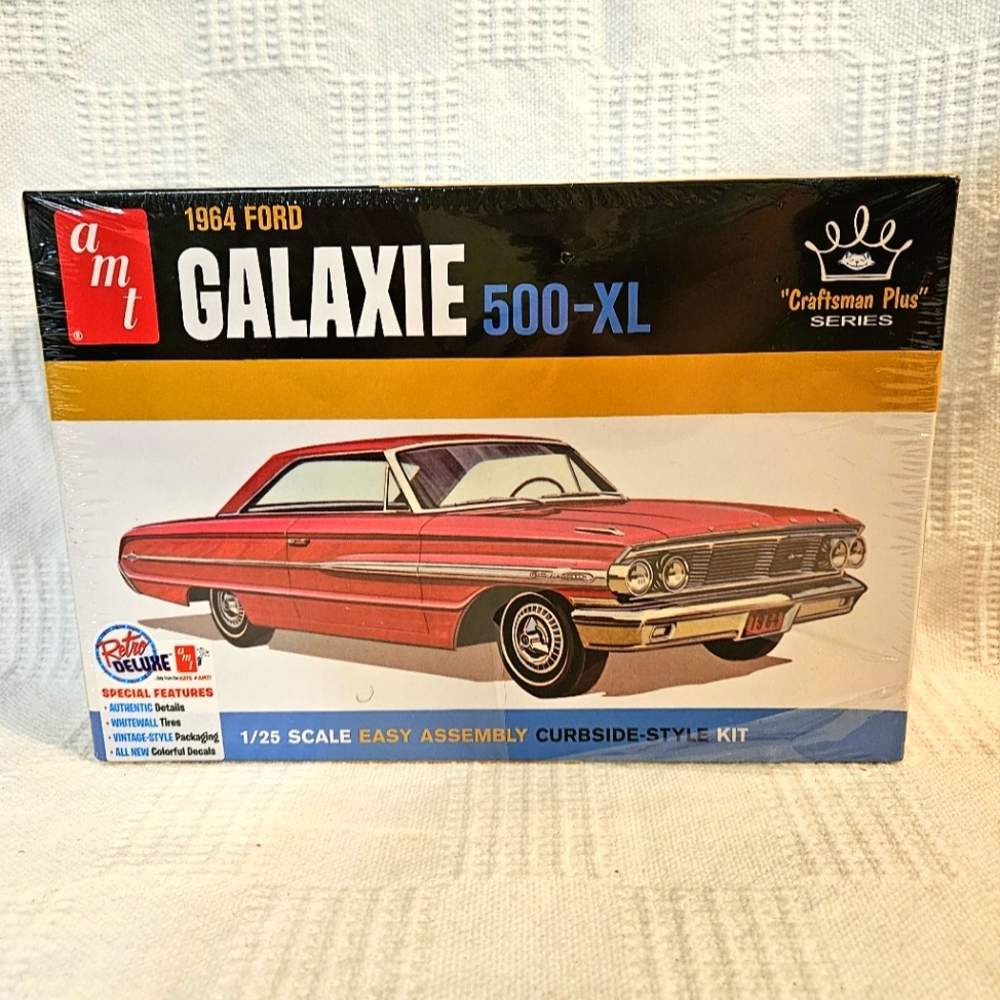 AMT Model Kit Factory Color Sealed 1964 Ford Galaxie 500-XL Craftsman Plus